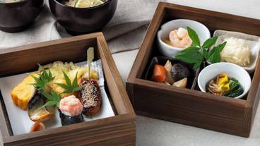 食事・飲み物 / 11