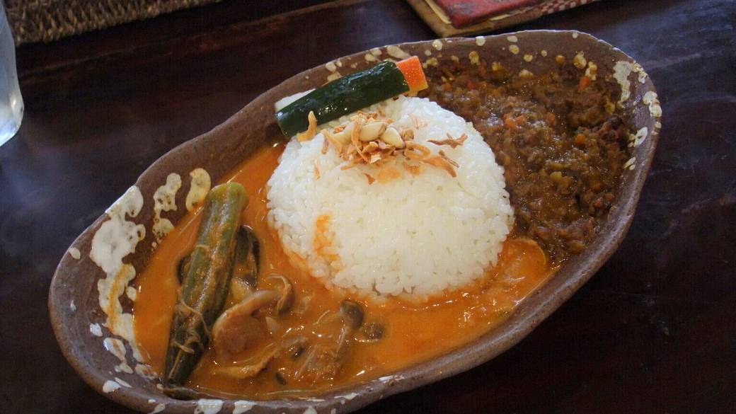 温泉街の人気店
「柏屋カフェ」で一息 / 4
