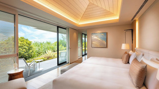 ハレクラニクリフヴィラ　専用プール付　天然温泉＆ラウンジ利用込