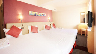 ハリウッドファミリールーム バスルーム2つ付き ベッド4台