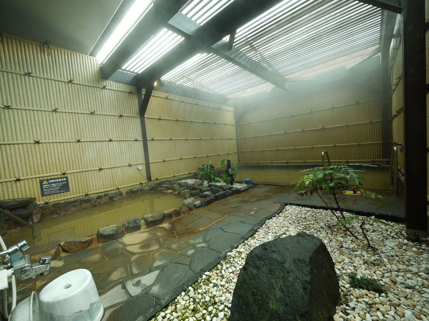 ホテルにいながら映画館気分！WOWOWが無料視聴できる♪3415140