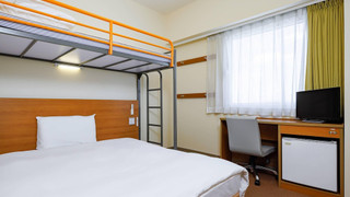 スタンダード ルーム クイーンベッド 1台 + ロフトベッド1台 禁煙