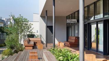 施設の入り口 / 8