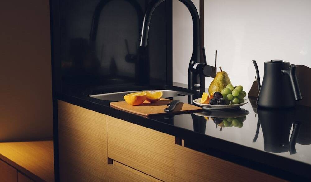 お部屋のキッチンで
楽しく夕食作り / 1