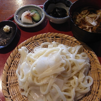 「皆吉」料理 1265903 おざらうどん（￥1000）おすすめ。