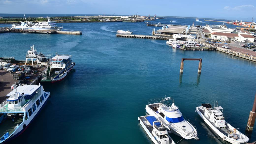 石垣港離島ターミナルの船 / 4