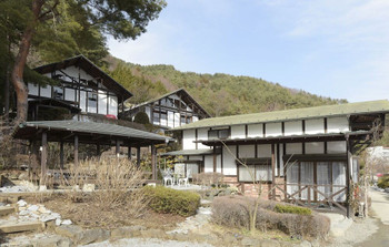 Refresh yourself on the terrace with a view of Mt. Fuji3404513