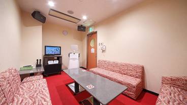 カラオケ ルーム / 4