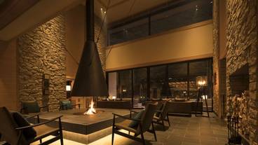 暖炉ラウンジ① / 1