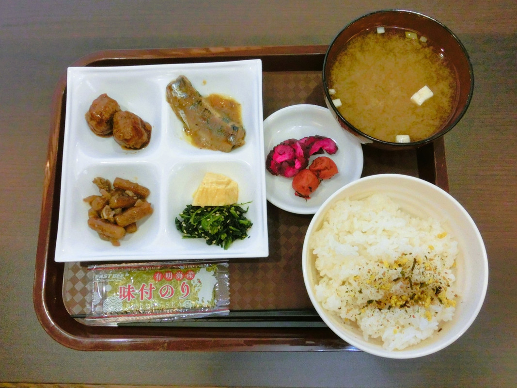 安っぽい無料朝食です？