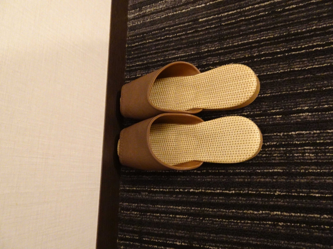 使い捨てスリッパではありません