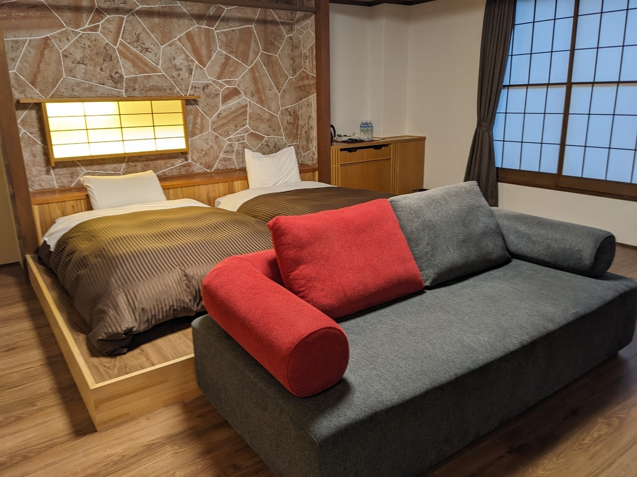 オープンキッチンでできたてを味わう朝食バイキング4077902