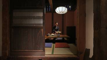 旅館のお食事処 / 16