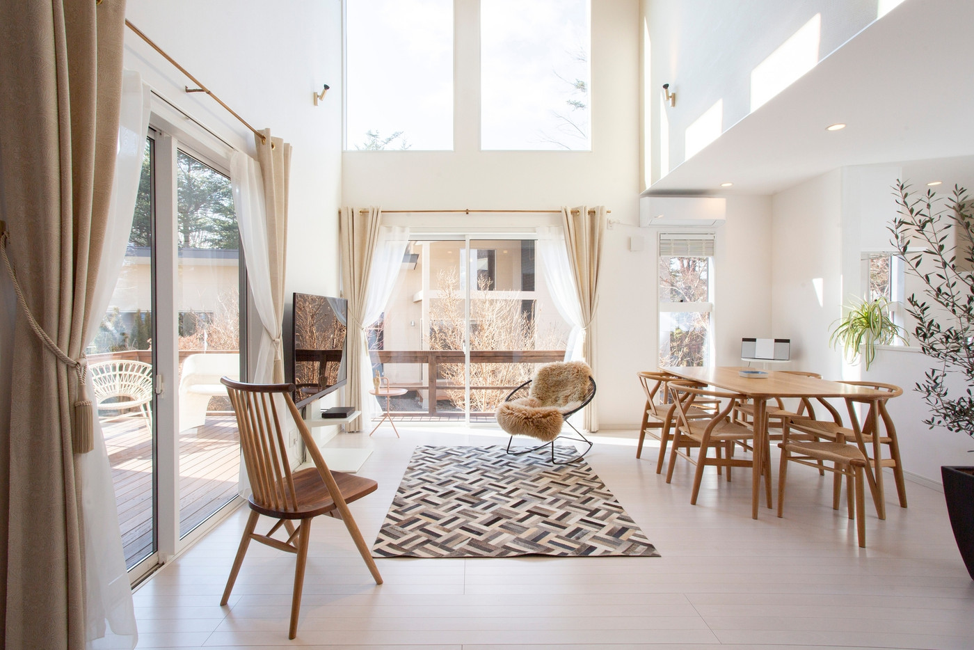 駅やスーパーが徒歩圏内◎”森に泊まる”をコンセプトにしたヴィラ型ホテル3532740