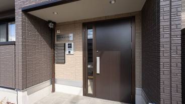 施設の入り口 / 2