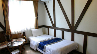 デラックス トリプルルーム シングルベッド 3 台 禁煙 マウンテンビュー