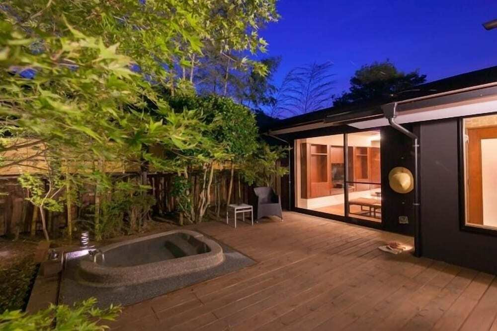 趣の異なるお部屋で温泉三昧♪3846136