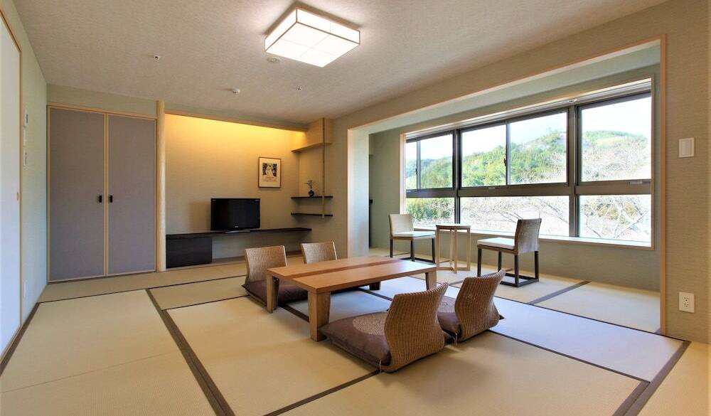 光林棟 和室14.5帖 / 1