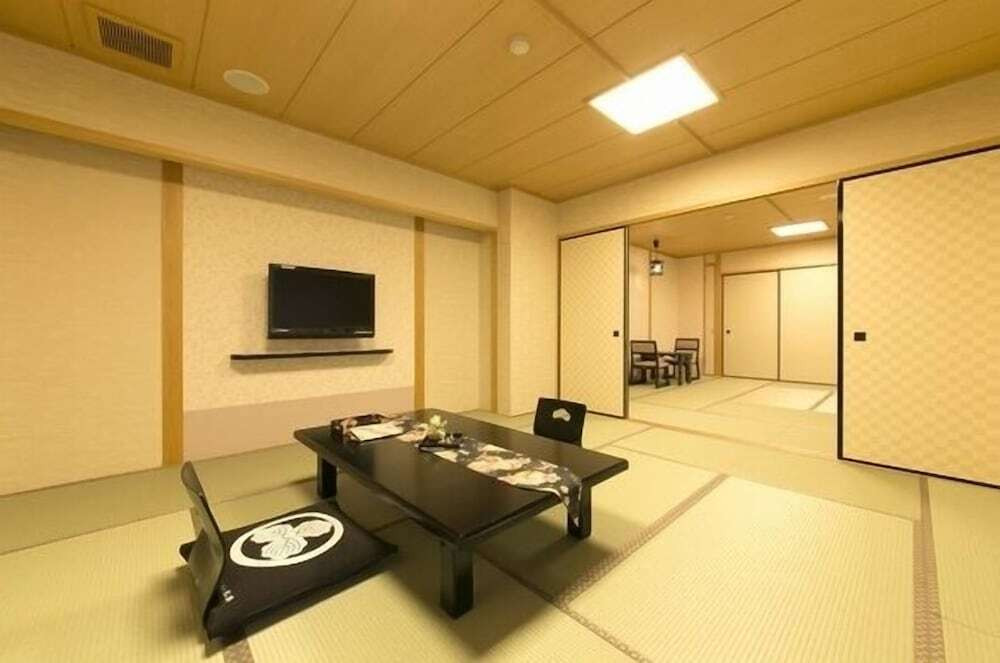 客室内のダイニングエリア