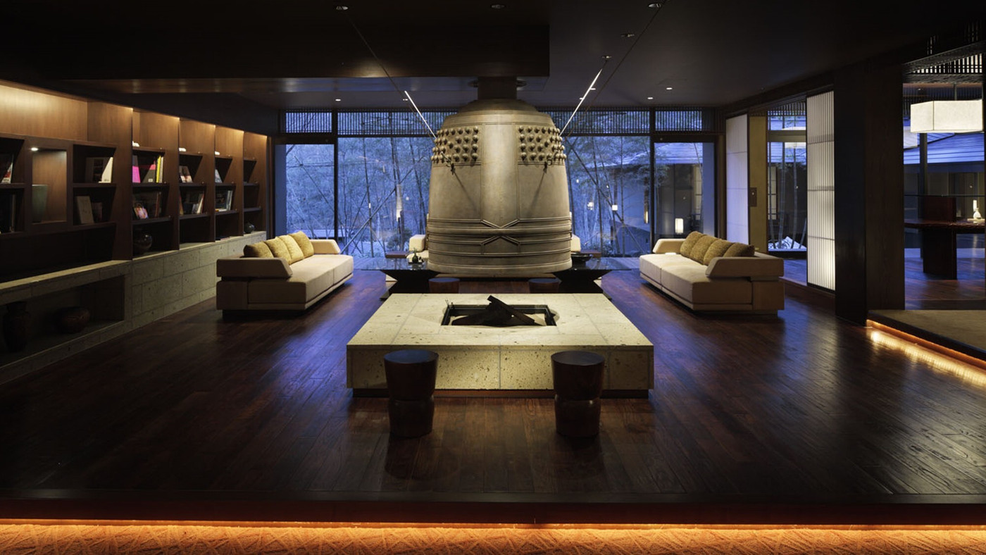 美しい森の中で静かに楽しむ大人の記念日4253361