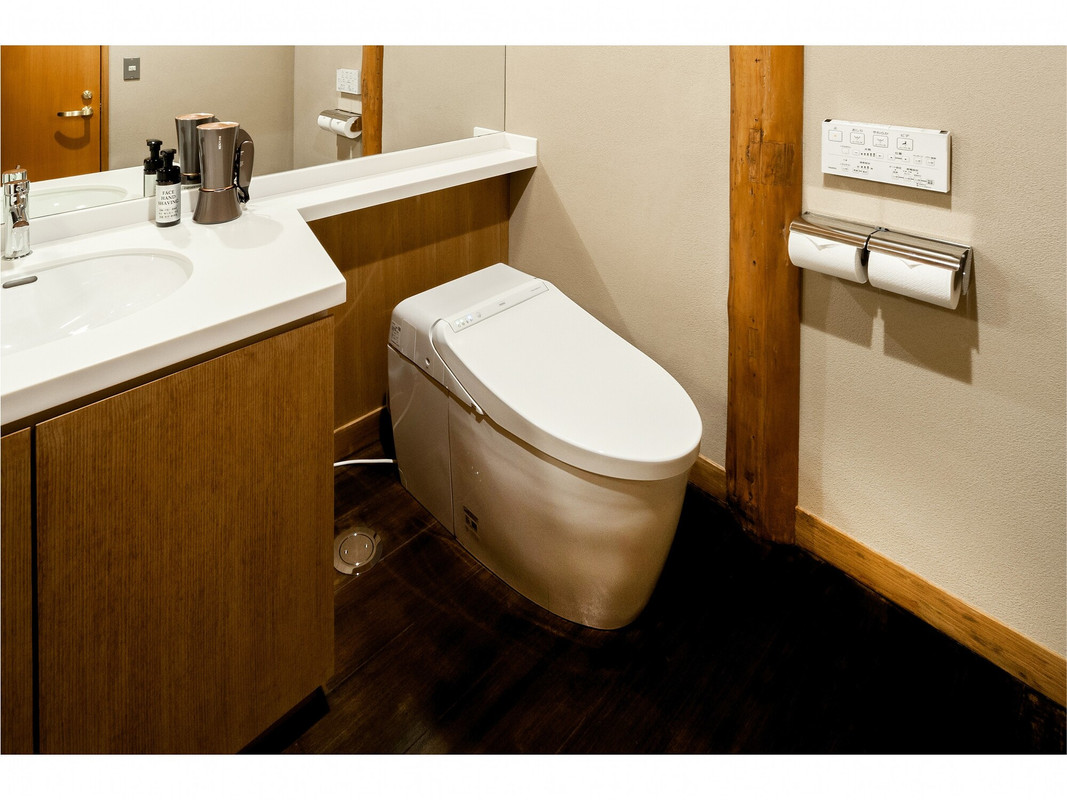 モデレートツイン101の洗面台・トイレ