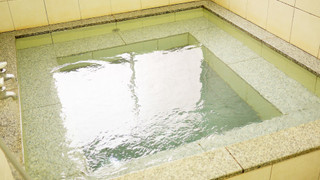 和室6畳・バストイレ共用　喫煙可能