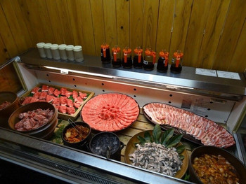 「たなか畜産」料理 1254350 お肉たちがお出迎え♪