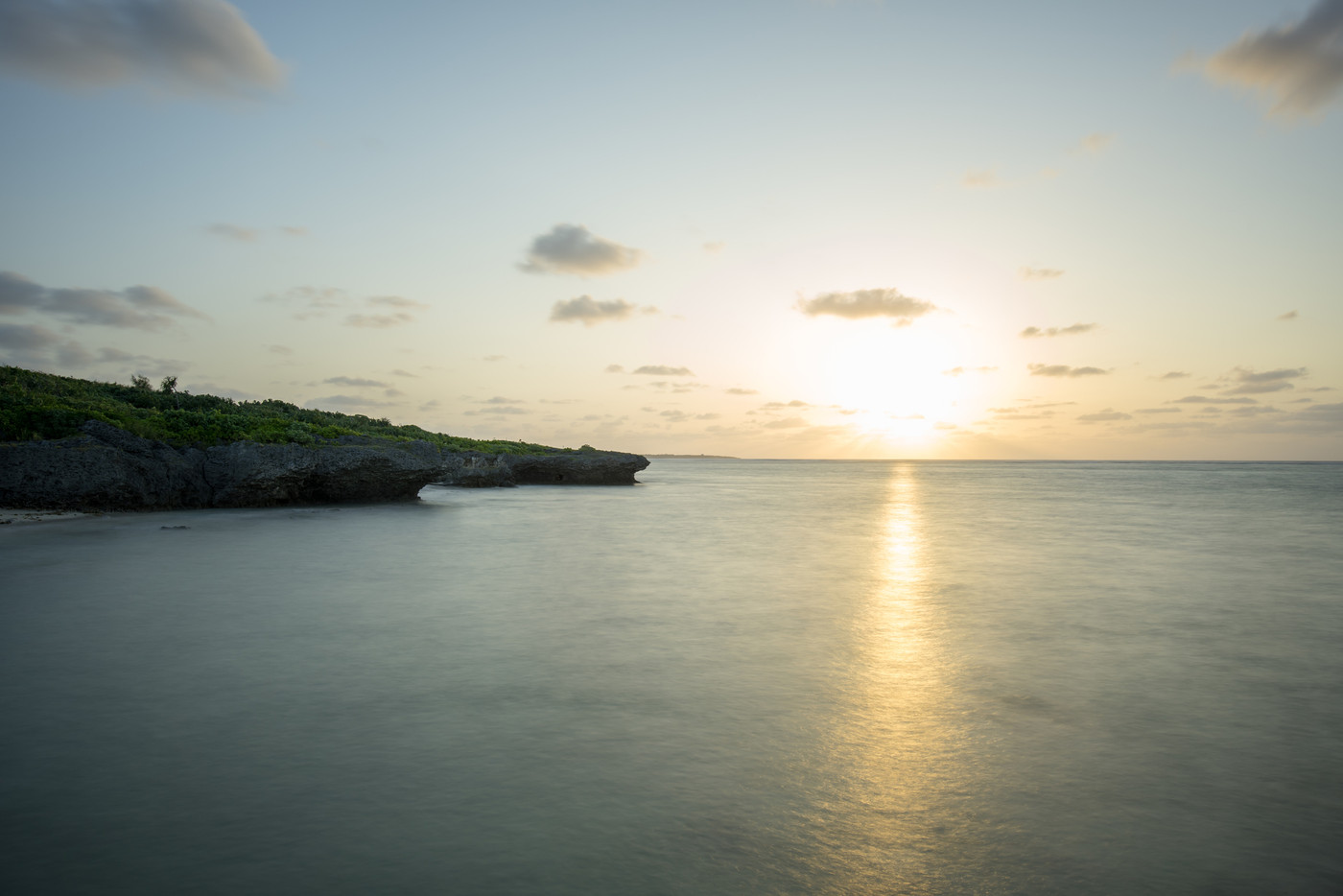 マエサトビーチの朝日