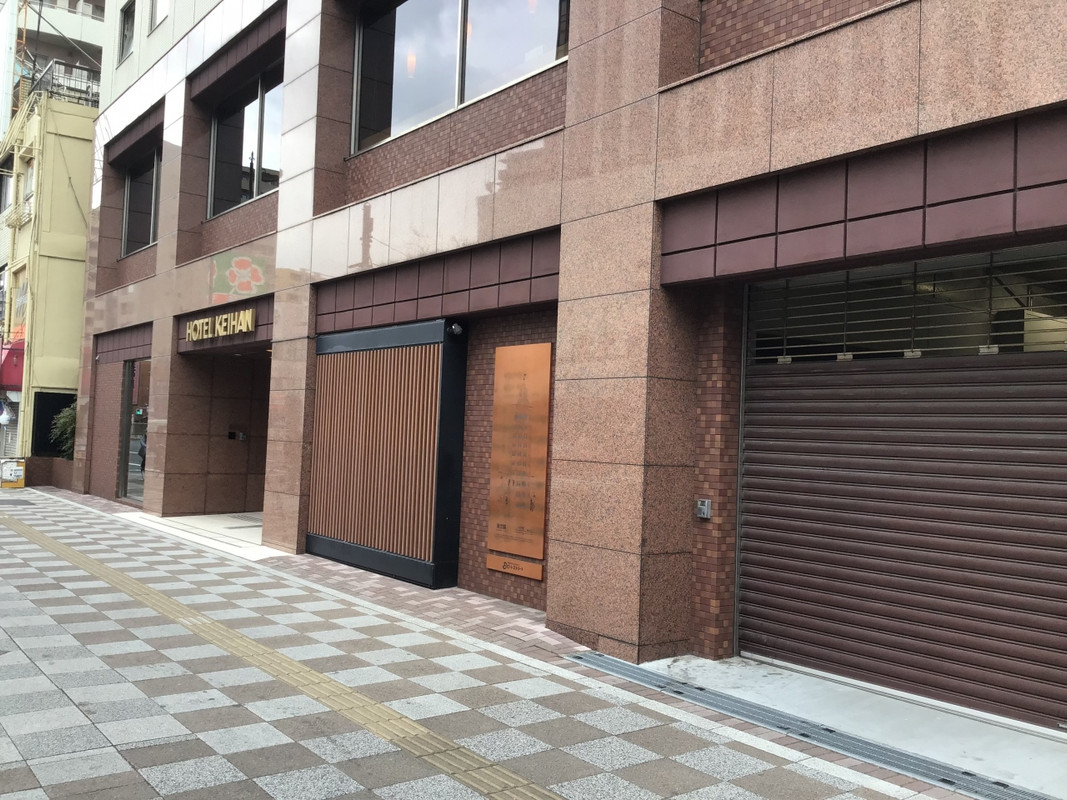 国際通り沿いにあります。