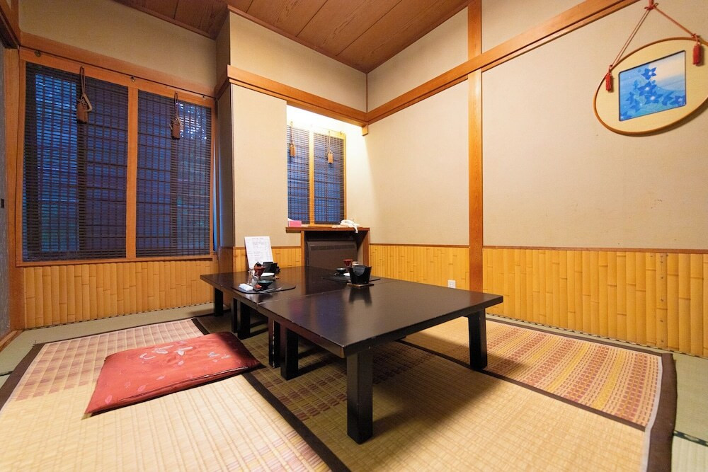 旅館のお食事処