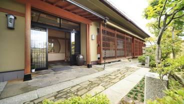 施設の入り口 / 8