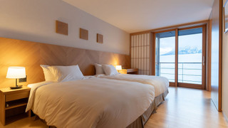 山の間 (6歳以上は有料, 最大2名様) 禁煙