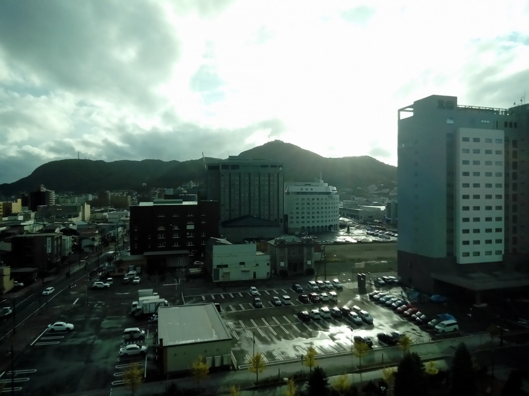 部屋からの函館山