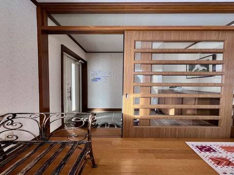 Yellow House by Lake TOYA / 1