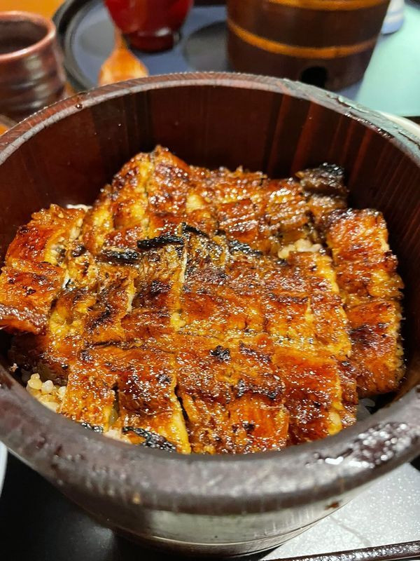 「まるや本店」では、ひつまぶしの他に、うなぎの会席料理、天ぷら、ひつまぶし弁当なども味わえる / 2