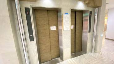 内部エントランス / 2