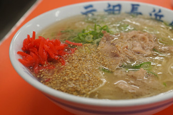 「元祖長浜屋ラーメン」 料理 61883804 ラーメン横から