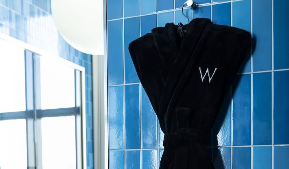 部屋をネオンで
おしゃれに彩る / 1