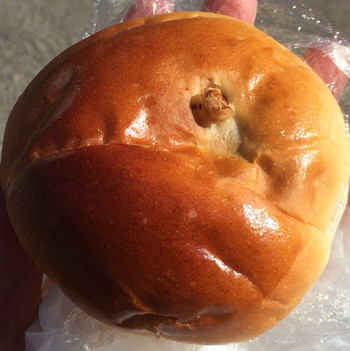 「オリエントベーカリー」料理 621694 大城あんぱん 60円！(◎_◎;)