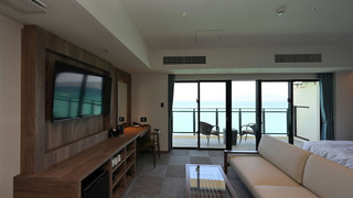 プレミアム ルーム シングルベッド 2 台 バルコニー オーシャンフロント