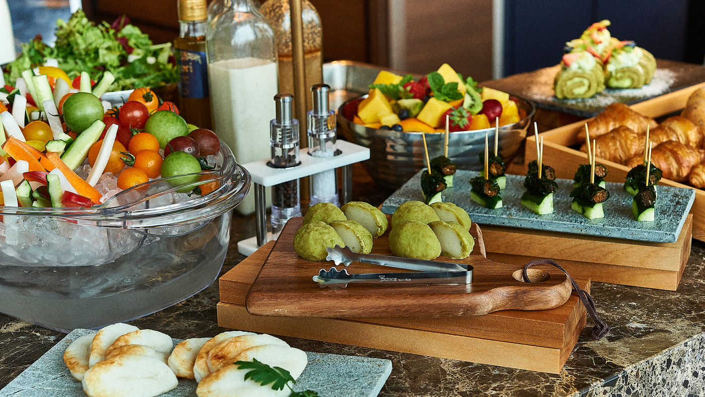 朝食はルームサービスでゆっくりと4269354