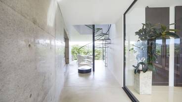 内部エントランス / 2