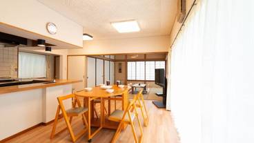 客室内のダイニングエリア / 6