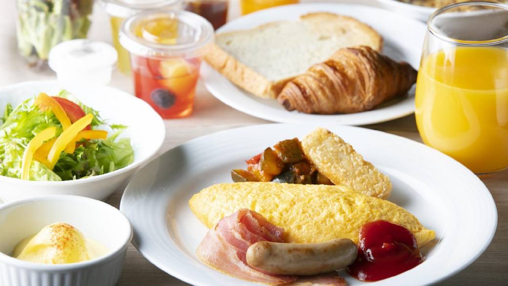 ホテルメイドの朝食
優雅な一日のスタート / 1