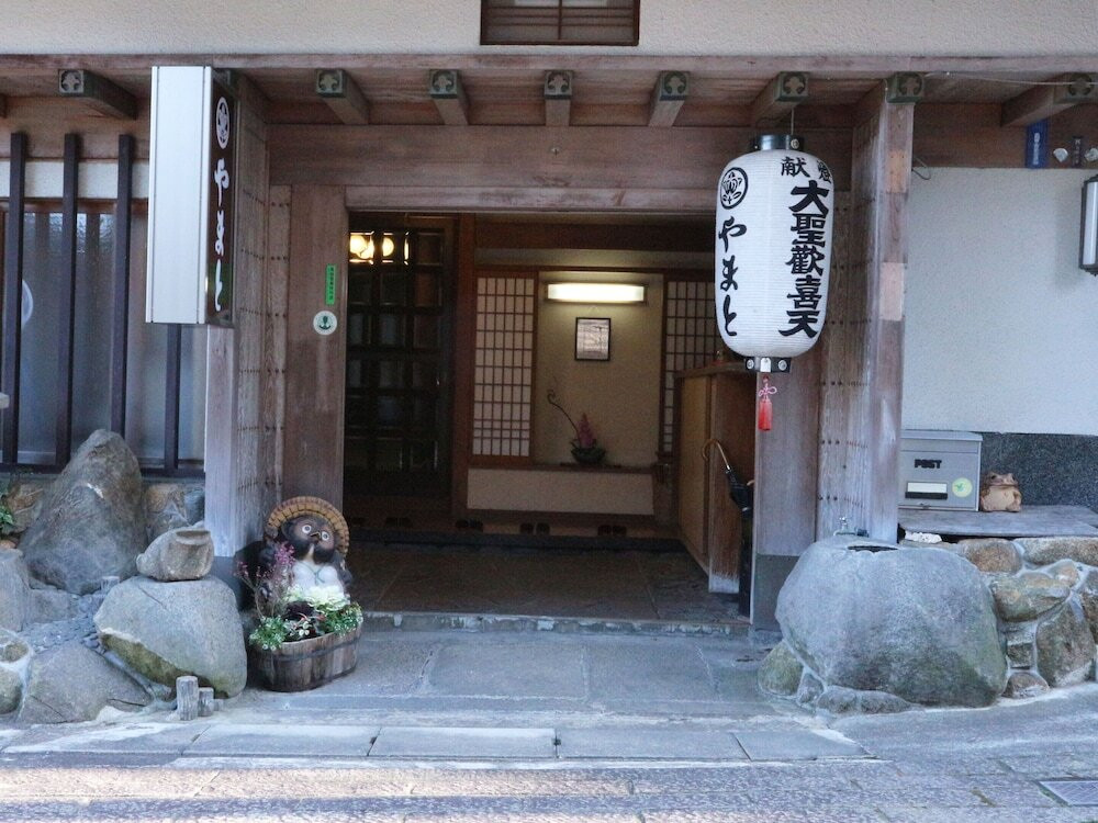 施設の入り口