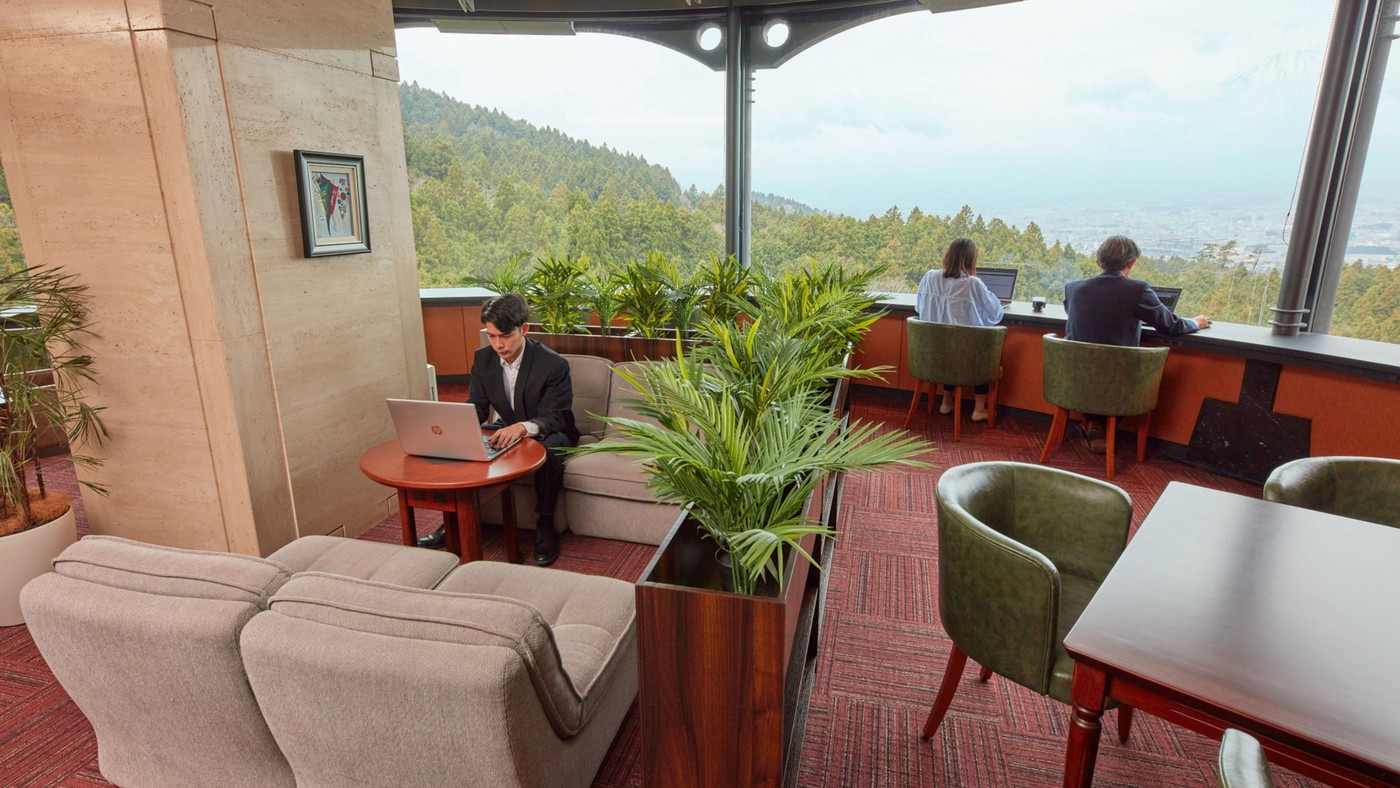 富士山を眺めながらワーケーションも♪標高550mにあるリゾートホテル3531565