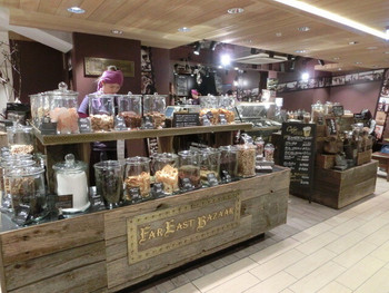 「ファーイーストバザール エキマルシェ大阪店」内観 896188 