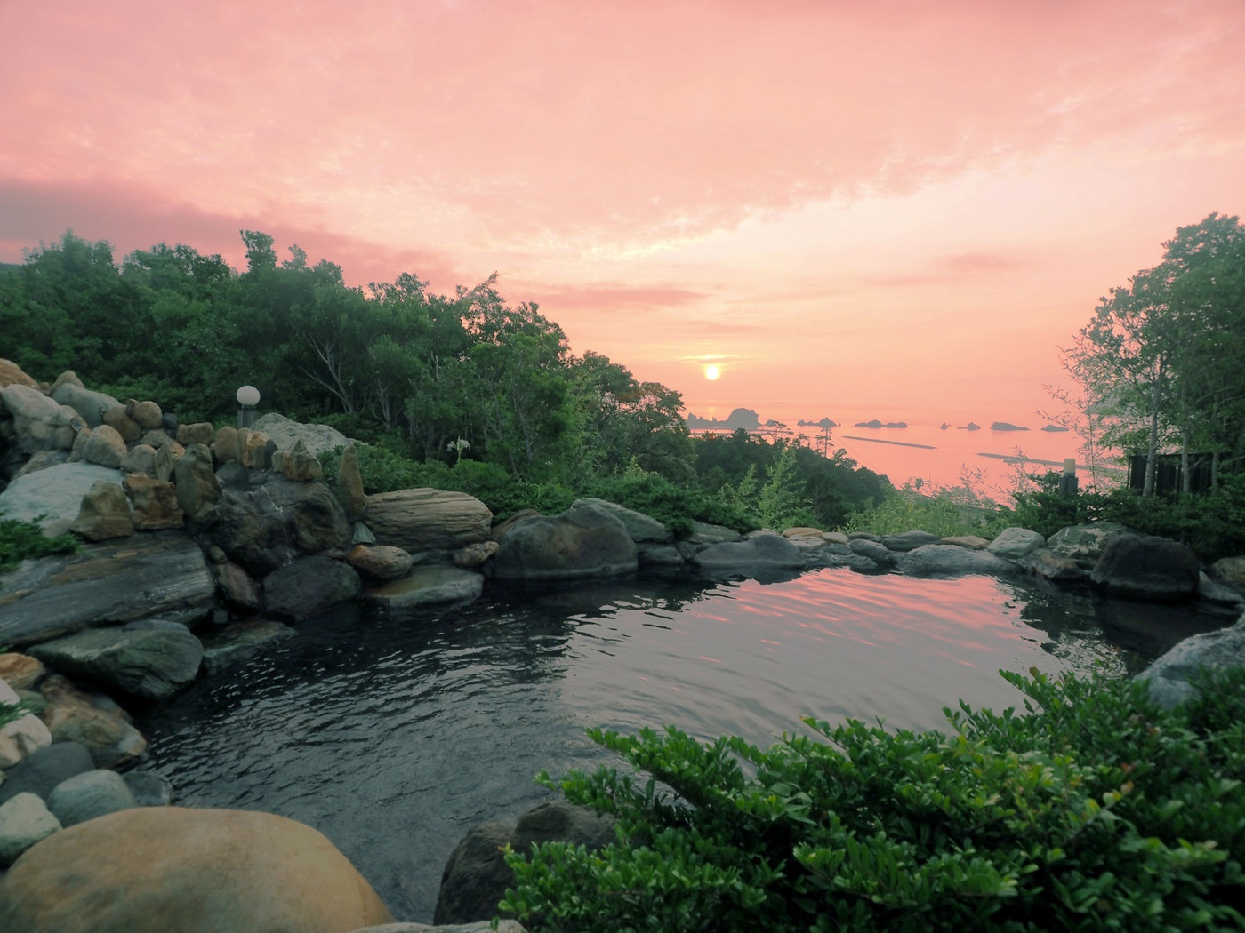 【HOTEL&RESORTS WAKAYAMA-KUSHIMOTO】癒し全開のパノラマ露天風呂2085602