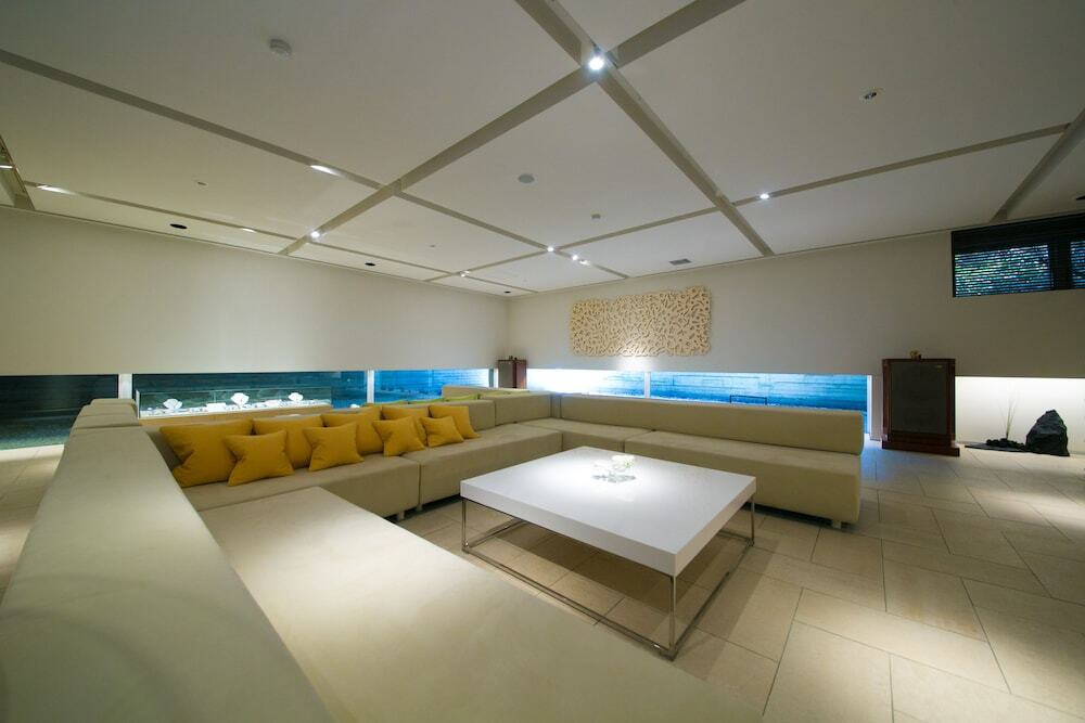 ラウンジKOMOREBI