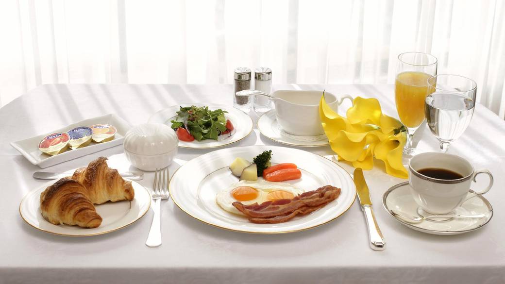 ルームサービスの朝食 / 3